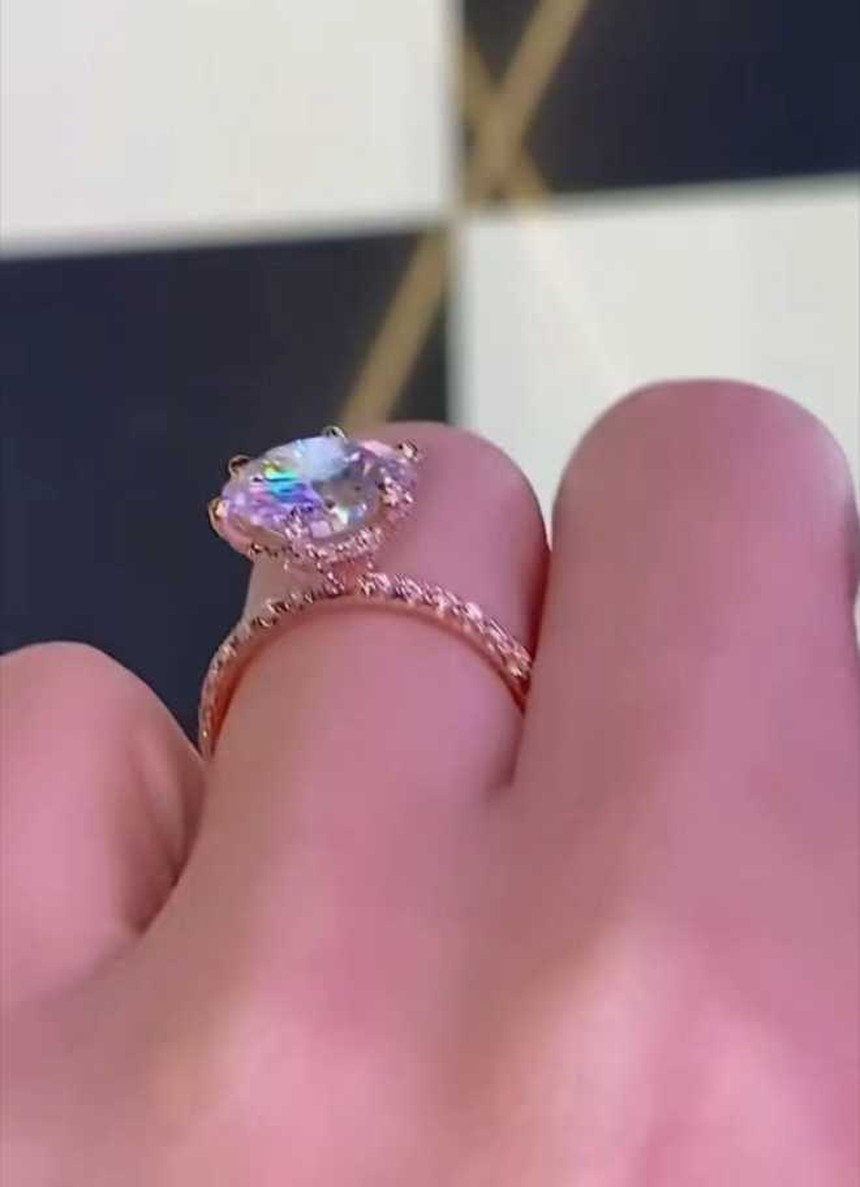 Nữ MC từng phát ngôn ‘muốn kiếm bạn trai tài khoản ít nhất 30, 40 tỷ đồng’ giàu cỡ nào trước khi tìm được ‘nửa kia’ - Ảnh 2.