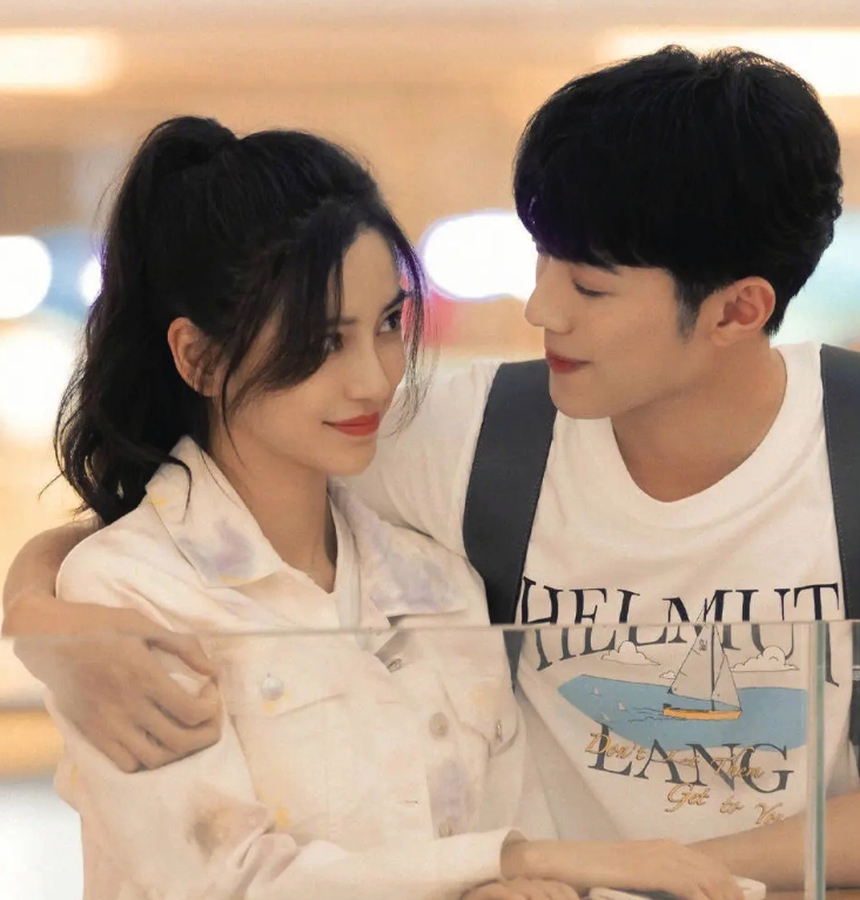 Có mấy cô mỹ nhân Hoa ngữ già rồi mà cặp toàn trai trẻ trên phim, 'điệu chảy nước' còn hơn thiếu nữ! - Ảnh 5.