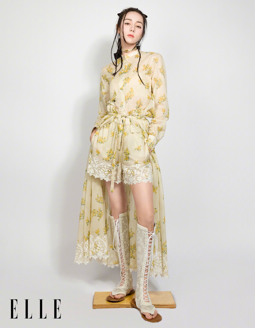 Địch Lệ Nhiệt Ba lần đầu bị chê xấu tệ với style 'môi hở răng lạnh' - Ảnh 12. Địch Lệ Nhiệt Ba lần đầu bị chê xấu tệ với style 'môi hở răng lạnh' - Ảnh 12.