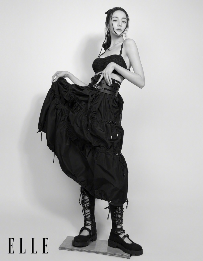 Địch Lệ Nhiệt Ba lần đầu bị chê xấu tệ với style 'môi hở răng lạnh' - Ảnh 10. Địch Lệ Nhiệt Ba lần đầu bị chê xấu tệ với style 'môi hở răng lạnh' - Ảnh 10.