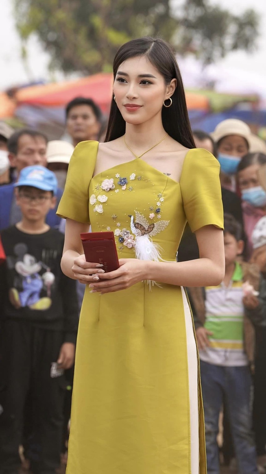 2 năm sau giải nghệ hoa khôi bóng chuyền Đặng Thu Huyền tự tin diện đồ sexy, thử sức với vai trò MC - Ảnh 4.