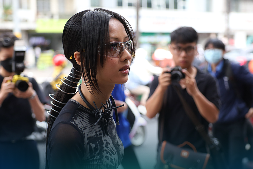 Casting Rap Việt mùa 3: Cả ngàn thí sinh đông nghẹt gây tắc nghẽn, Suboi - JustaTee trở lại nhưng nhân vật bí ẩn mới là tâm điểm - Ảnh 7.