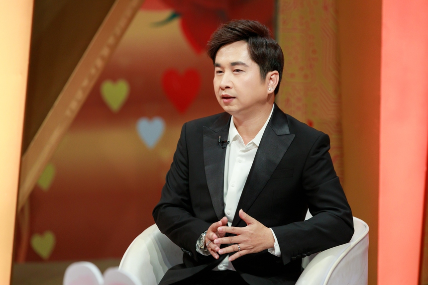 Bằng Cường: Bị vợ kém 12 tuổi nghi ngờ giới tính, ghen tuông vì người lạ nhắn tin   - Ảnh 1.