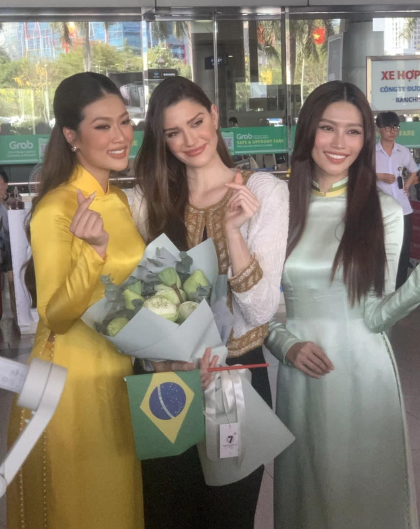 Thuỳ Tiên đọ sắc cam thường với người kế nhiệm, visual có lép vế Hoa hậu đẹp nhất thế giới? - Ảnh 6. Thuỳ Tiên đọ sắc cam thường với người kế nhiệm, visual có lép vế Hoa hậu đẹp nhất thế giới? - Ảnh 6.