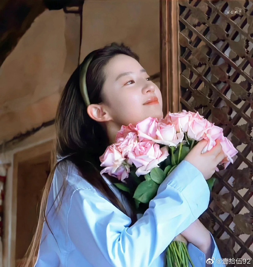 Tuổi 35 của Lưu Diệc Phi: Hưởng thụ cuộc sống "phú bà quyền lực", sống độc thân trong biệt thự sang chảnh cùng 16 con mèo - Ảnh 6. Tuổi 35 của Lưu Diệc Phi: Hưởng thụ cuộc sống "phú bà quyền lực", sống độc thân trong biệt thự sang chảnh cùng 16 con mèo - Ảnh 6.