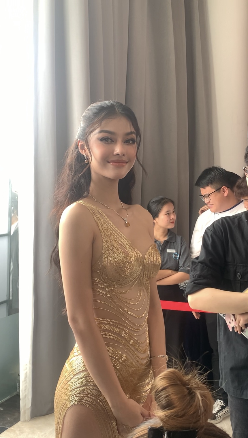 Phương Nhi, Thuỳ Tiên nổi bần bật đổ bộ sự kiện, dàn người đẹp Vbiz khoe nhan sắc qua camera thường - Ảnh 5.