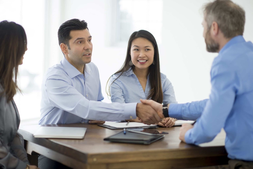 Nhà tuyển dụng hỏi nếu không làm mà vẫn có ăn, “có hơn 300 triệu mà không cần làm việc, bạn còn đến công ty không?”, ứng viên chọn ĐI LÀM thay vì CHỌN TIỀN hạ gục nhà tuyển dụng: Lý do được chọn gây bất ngờ! - Ảnh 3.