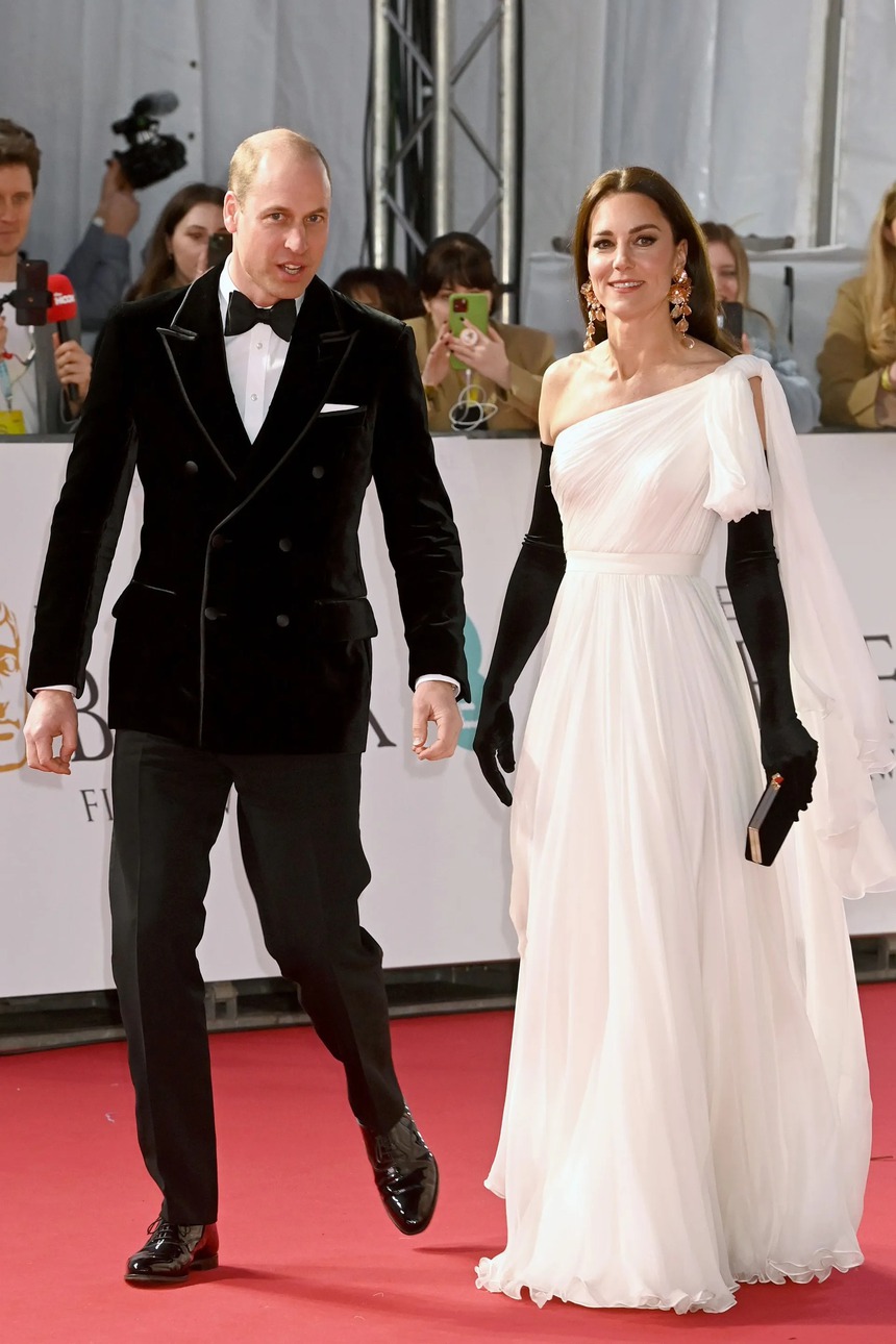 Là tỷ phú giàu “nứt đố đổ vách”, công nương Kate cả đời làm 1 điều bình dân hết sức, đẳng cấp nằm ở phong thái - Ảnh 6.