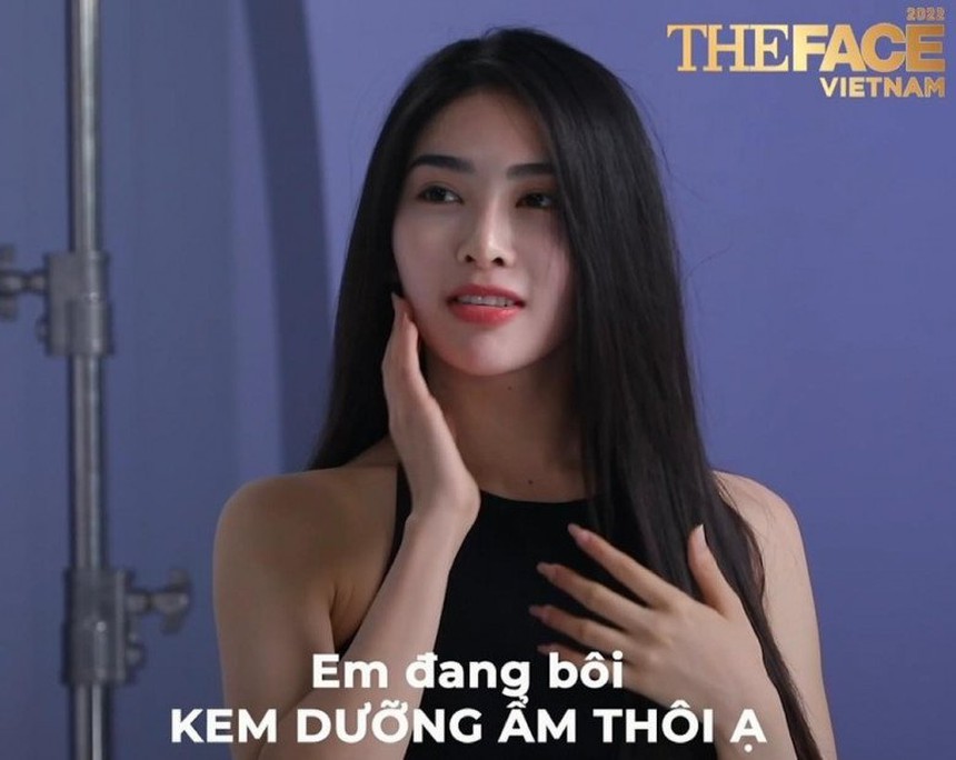Hot girl Linh Trương náo loạn cõi mạng: 22 tuổi với cả núi đồ hiệu, style sang chảnh miễn chê, xem nhan sắc trước 'dao kéo' mới thấy bất ngờ - Ảnh 1. Hot girl Linh Trương náo loạn cõi mạng: 22 tuổi với cả núi đồ hiệu, style sang chảnh miễn chê, xem nhan sắc trước 'dao kéo' mới thấy bất ngờ - Ảnh 1.