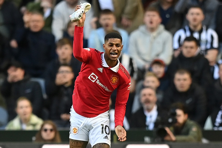 Tin bóng đá MU 3/4: Cầu thủ MU họp riêng, tự kiểm điểm sau trận thua Newcastle, Luke Shaw nói điều phũ phàng - Ảnh 3. Tin bóng đá MU 3/4: Cầu thủ MU họp riêng, tự kiểm điểm sau trận thua Newcastle, Luke Shaw nói điều phũ phàng - Ảnh 3.