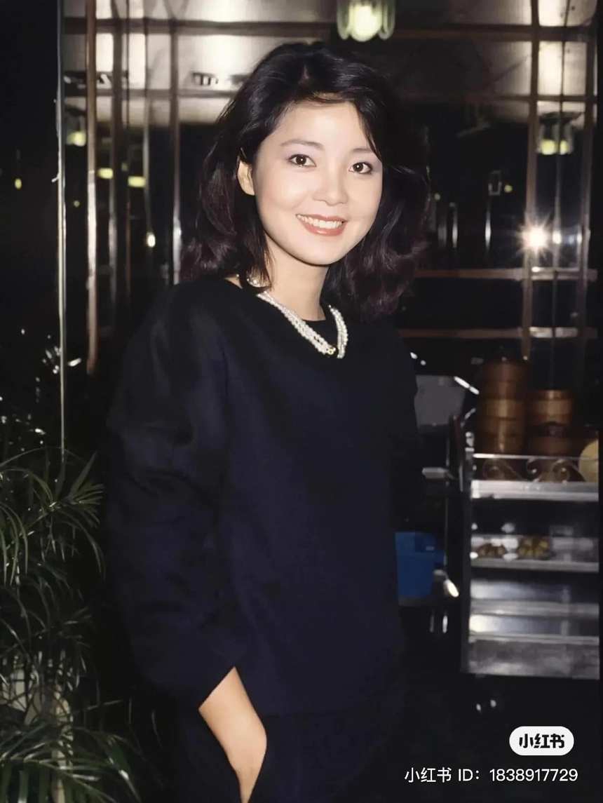 Ảnh cũ của nữ hoàng nhạc Pop châu Á bỗng hot lại: Style từ mấy chục năm trước giờ nhìn lại vẫn đỉnh, đơn giản nhưng toả khí chất giàu sang - Ảnh 1. Ảnh cũ của nữ hoàng nhạc Pop châu Á bỗng hot lại: Style từ mấy chục năm trước giờ nhìn lại vẫn đỉnh, đơn giản nhưng toả khí chất giàu sang - Ảnh 1.