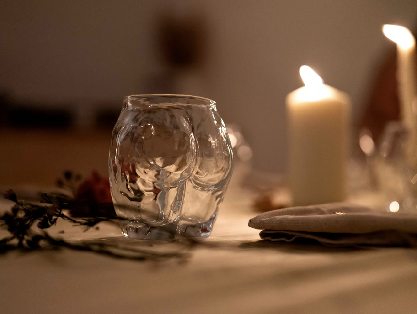 Bữa tiệc kỳ lạ dành riêng cho phụ nữ, nơi họ cởi bỏ áo quần để kết nối nhiều hơn với cơ thể - Ảnh 2.