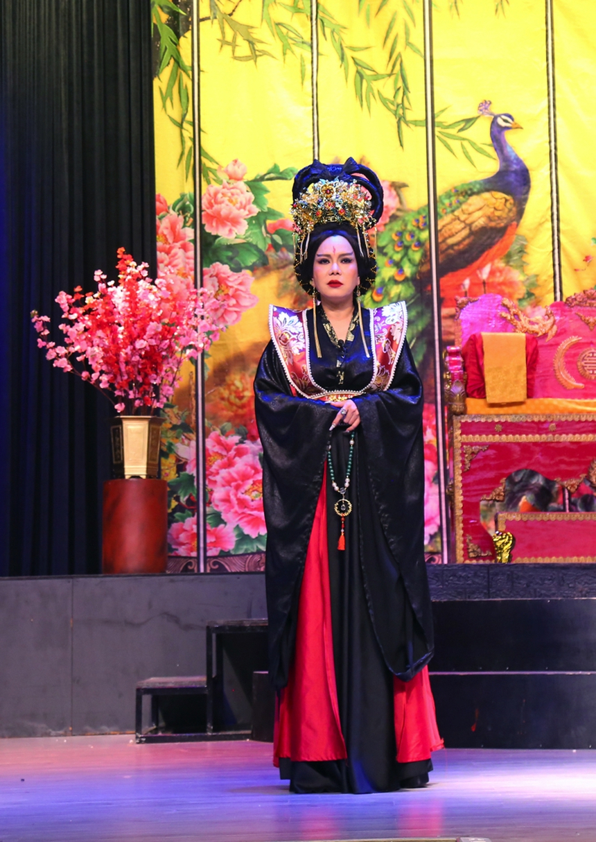 Khi những gương mặt sân khấu gạo cội 'tái xuất' - Ảnh 3.