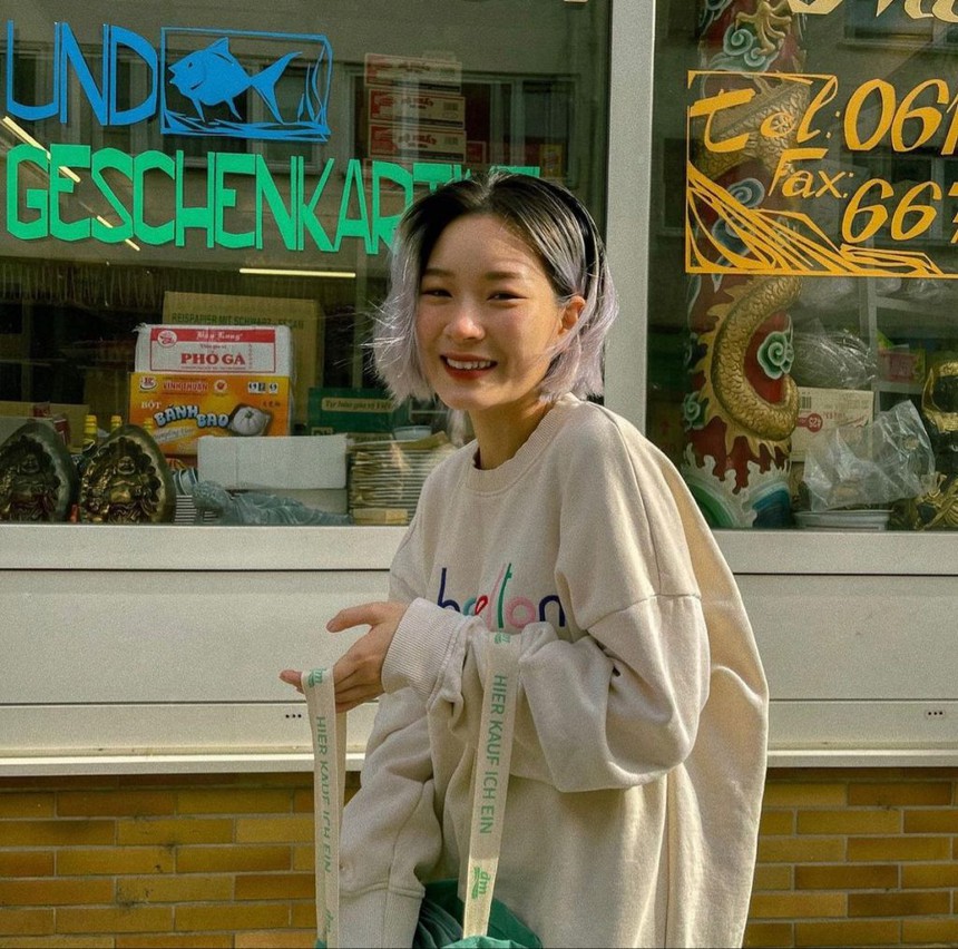 Nữ YouTuber Thạch Trang công khai phẫu thuật thẩm mỹ vòng 1 - Ảnh 1. Nữ YouTuber Thạch Trang công khai phẫu thuật thẩm mỹ vòng 1 - Ảnh 1.