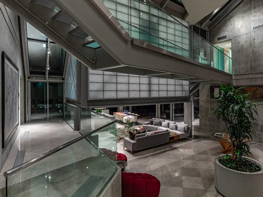 Mua mảnh đất với giá 49 tỷ đồng, bác sĩ 59 tuổi xây dinh thự độc lạ rồi rao bán với giá gấp 32 lần: Mất 6 năm mới hoàn thiện, không đầu tư "hình thức"  - Ảnh 4.