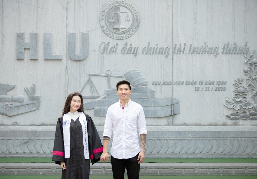 Đoàn Văn Hậu tung bộ ảnh xịn xò 'ké' kỉ yếu cùng Doãn Hải My, được nàng gọi với danh xưng đặc biệt - Ảnh 3.