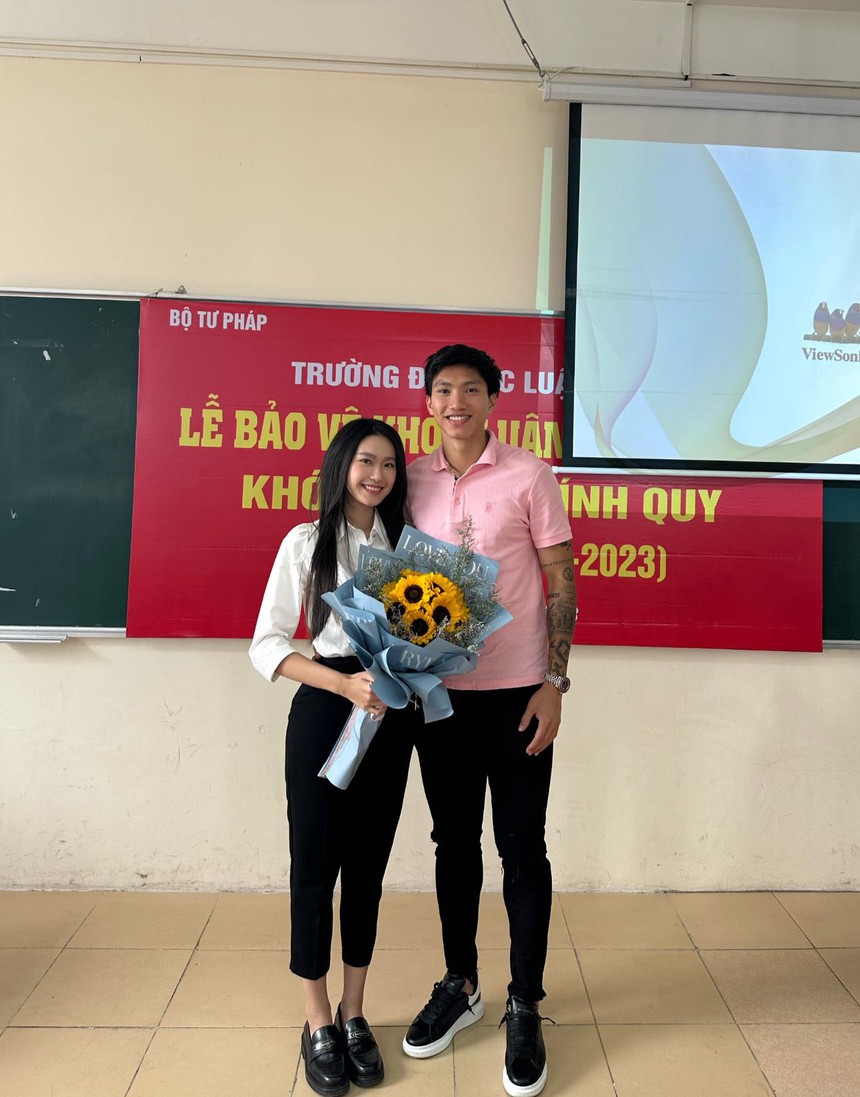 Đoàn Văn Hậu tung bộ ảnh xịn xò 'ké' kỉ yếu cùng Doãn Hải My, được nàng gọi với danh xưng đặc biệt - Ảnh 8.