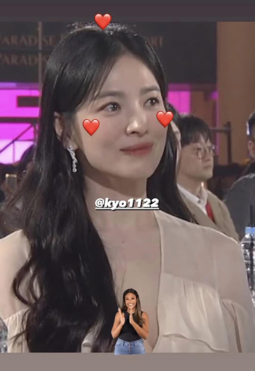 Song Hye Kyo được cả "hậu cung" chúc mừng đoạt giải Baeksang: Han So Hee u mê thấy rõ nhưng chưa bằng "ác nữ" The Glory - Ảnh 3.