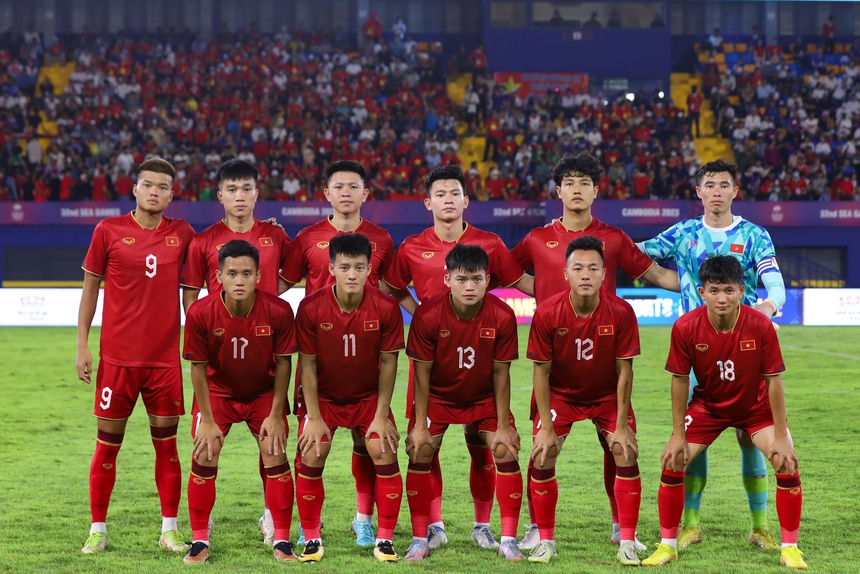 Tiền đạo 1m80 để tóc cực cháy lập siêu phẩm giúp U22 Việt Nam tại SEA Games 32 - Ảnh 13.