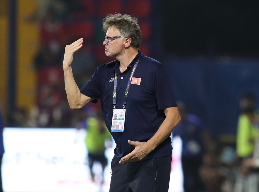 U22 Việt Nam đổ cả máu mới có chiến thắng, HLV Troussier gào thét chỉ đạo trong bất lực - Ảnh 7. U22 Việt Nam đổ cả máu mới có chiến thắng, HLV Troussier gào thét chỉ đạo trong bất lực - Ảnh 7.