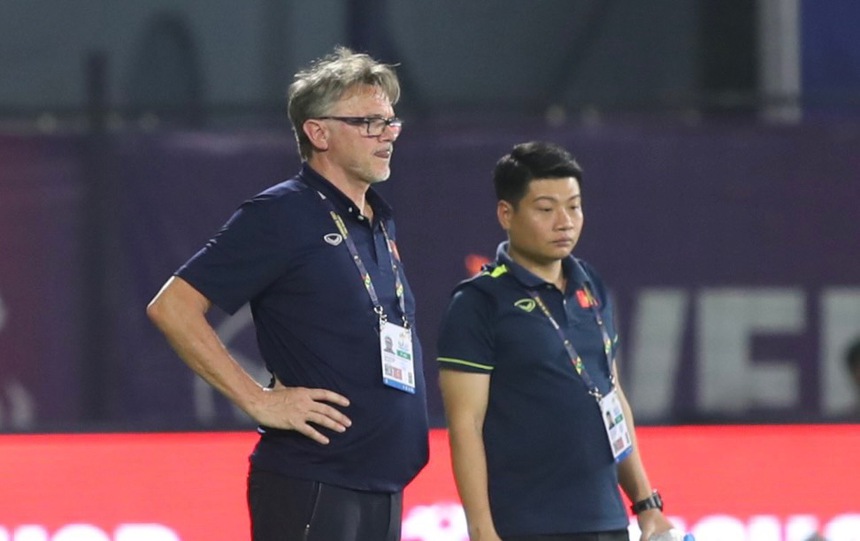 U22 Việt Nam đổ cả máu mới có chiến thắng, HLV Troussier gào thét chỉ đạo trong bất lực - Ảnh 4. U22 Việt Nam đổ cả máu mới có chiến thắng, HLV Troussier gào thét chỉ đạo trong bất lực - Ảnh 4.