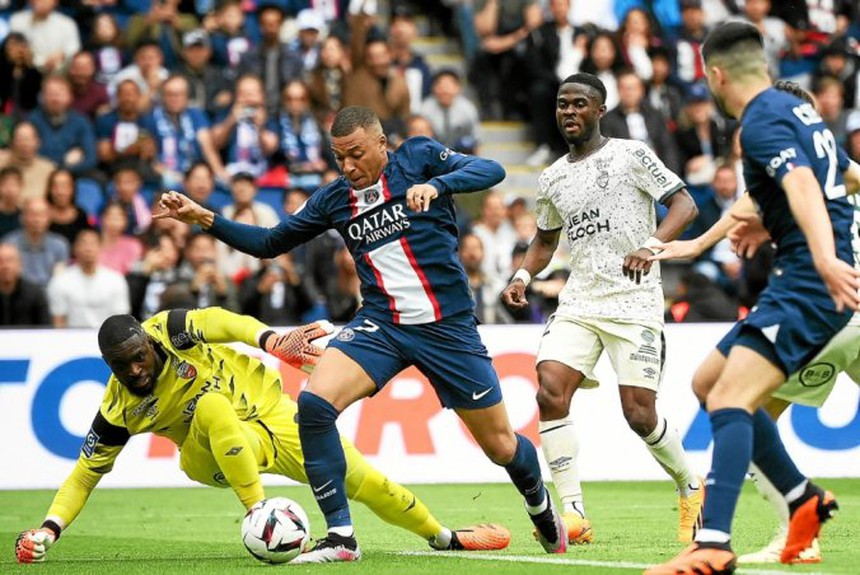 Mbappe láu cá ghi bàn dễ nhất sự nghiệp, PSG vẫn nhận cái kết cực đắng trong ngày Messi 'tàng hình' - Ảnh 3.