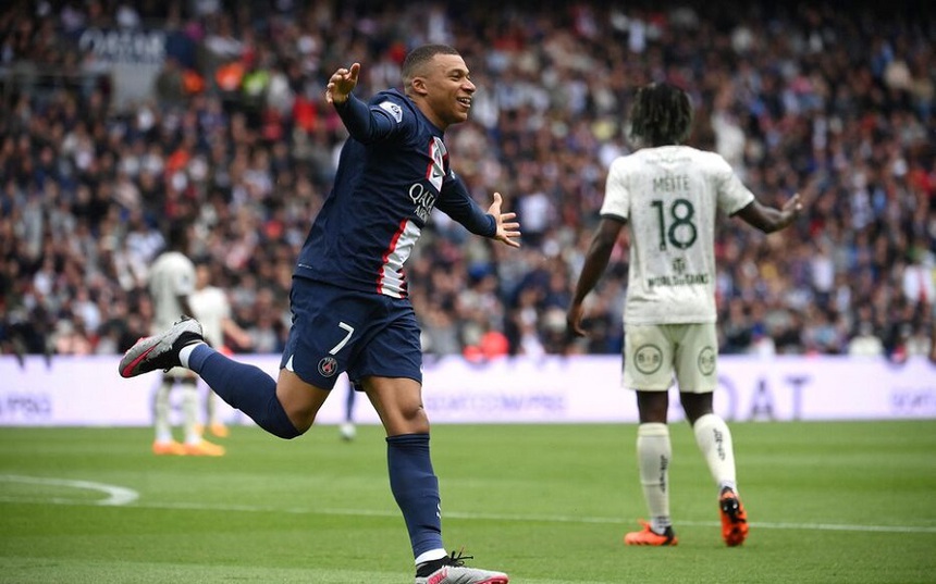 Mbappe láu cá ghi bàn dễ nhất sự nghiệp, PSG vẫn nhận cái kết cực đắng trong ngày Messi 'tàng hình' - Ảnh 5.