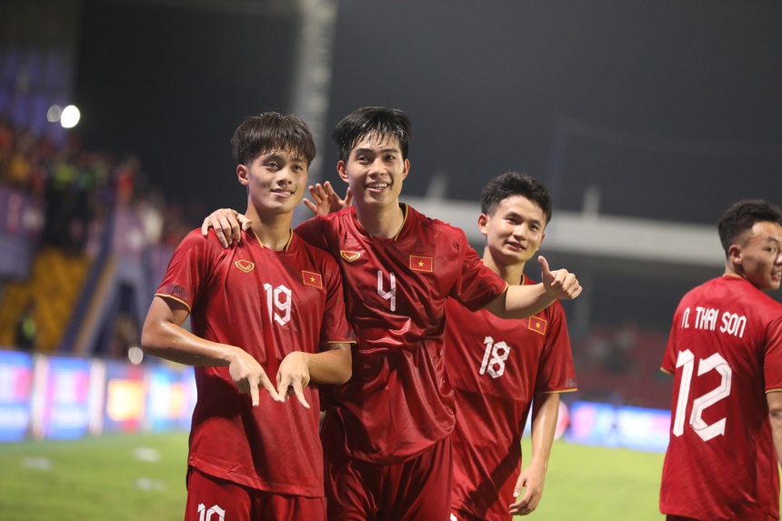 HLV Troussier: ‘Tôi muốn tạo triết lý khác với thời ông Park, đưa bóng đá Việt Nam tiệm cận châu lục’ - Ảnh 2.