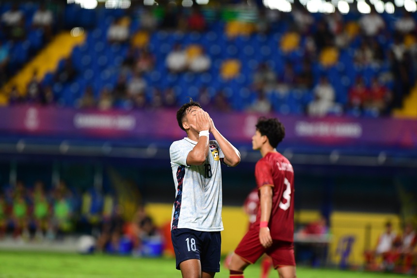 Thắng nhọc U22 Lào, U22 Việt Nam thất thế trước U22 Thái Lan - Ảnh 3. Thắng nhọc U22 Lào, U22 Việt Nam thất thế trước U22 Thái Lan - Ảnh 3.