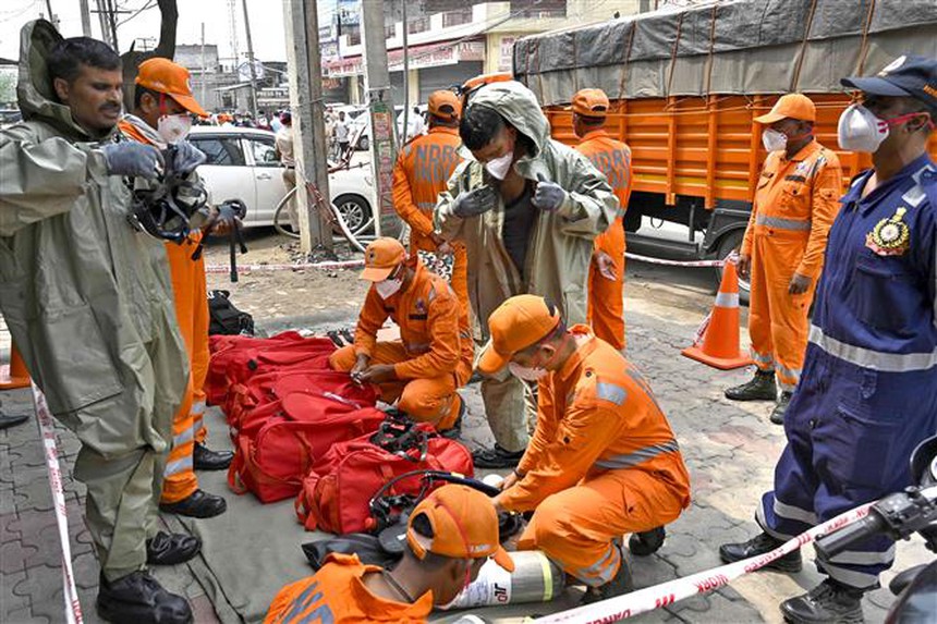 Vụ rò rỉ khí gas ở Ấn Độ: Số người thiệt mạng tiếp tục tăng - Ảnh 1.