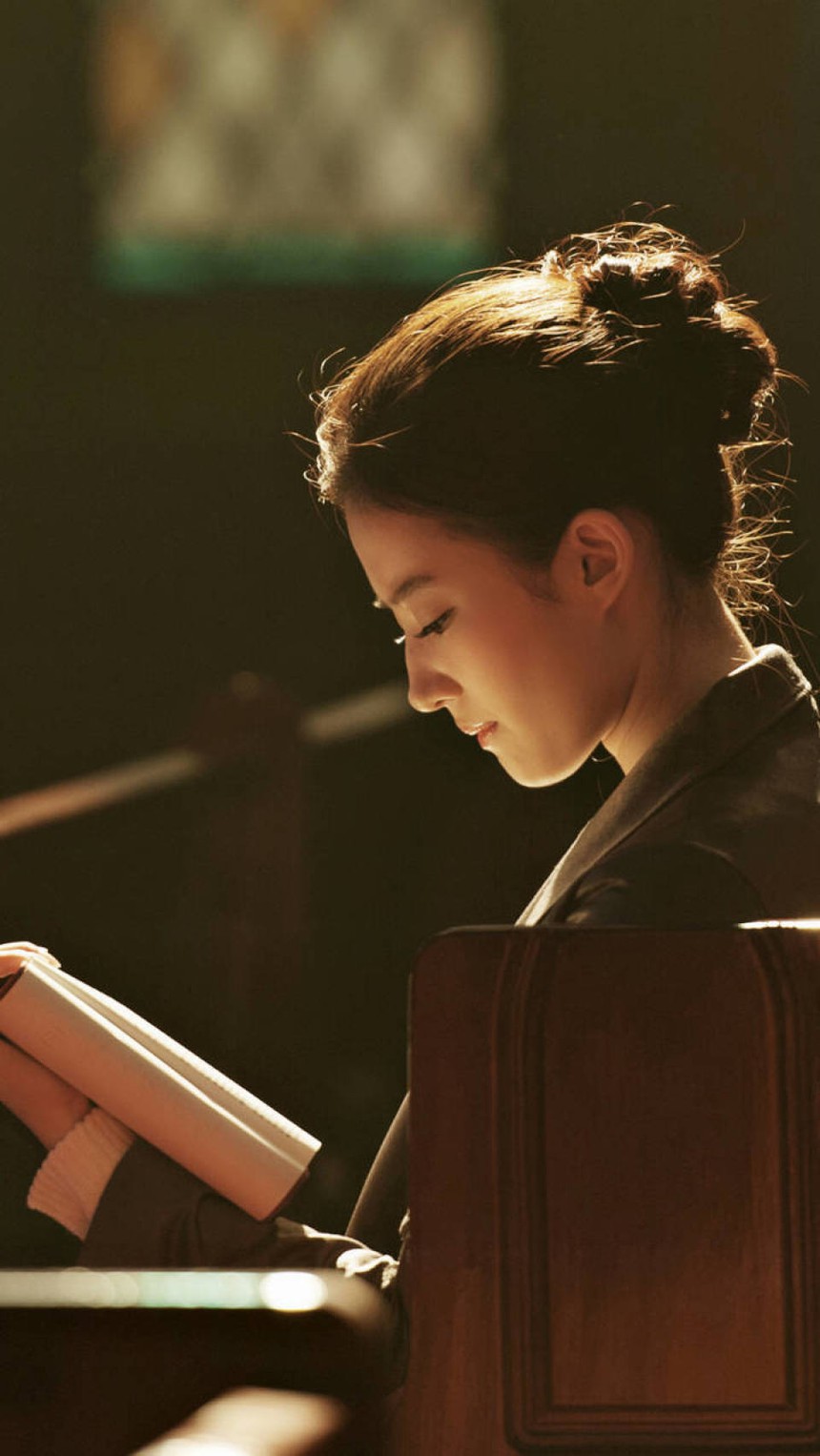 Lưu Diệc Phi 15 tuổi đỗ Đại học, nói được 5 thứ tiếng: Bố ruột lần đầu tiết lộ thói quen từ nhỏ vô cùng hữu ích của con gái  - Ảnh 4.