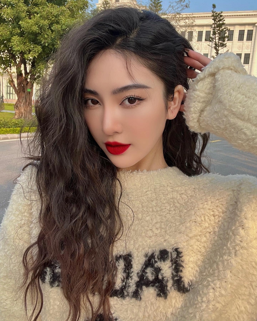 Xôn xao hình ảnh trước khi phẫu thuật thẩm mỹ của “bản sao Phạm Băng Băng”: Dậy thì thành công quá! - Ảnh 1.