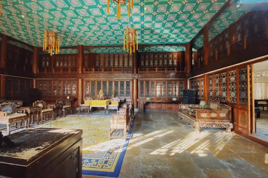 Dinh thự đắt đỏ nhất Trung Quốc: Một cột gỗ cũng có giá hơn 9.000 tỷ, người giàu nhất thế giới chẳng thể mua được - Ảnh 1.