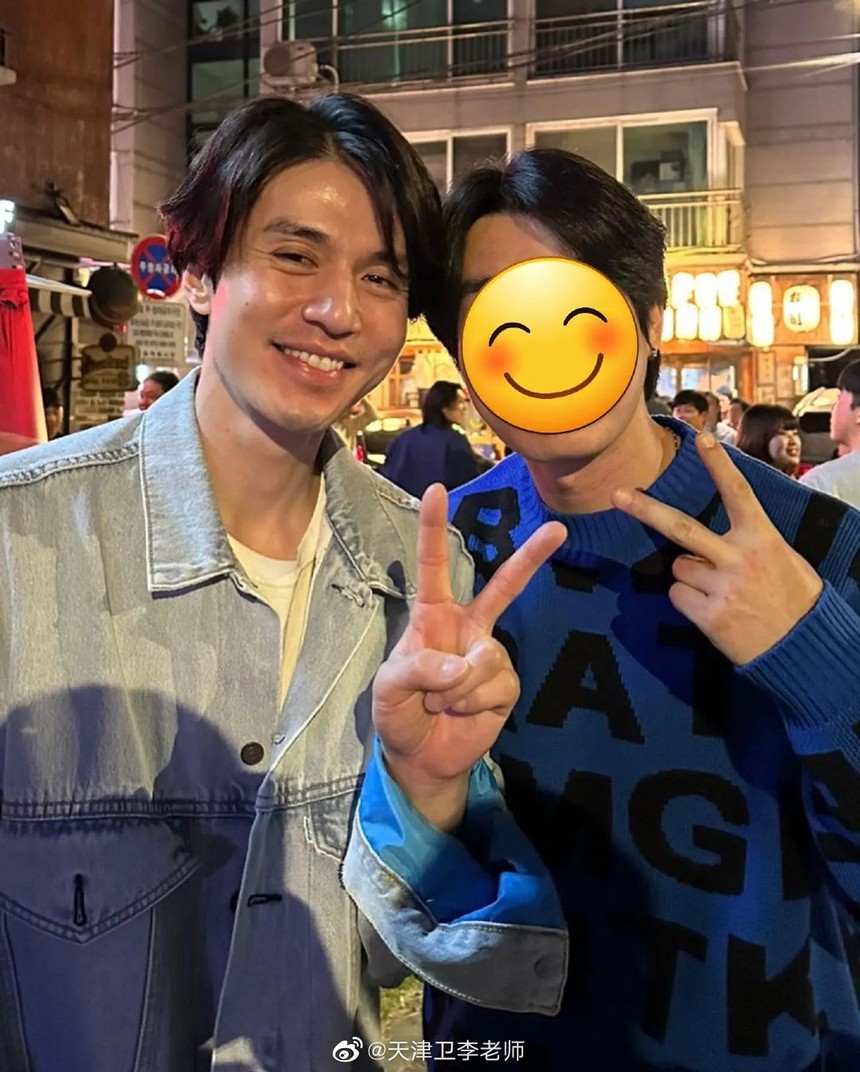 Dàn sao dự tiệc qua ảnh chụp cam thường: Hyun Bin gây sốt khi cạo đi bộ râu xồm xoàm, đọ sắc cực gắt với Lee Dong Wook - Ảnh 8.