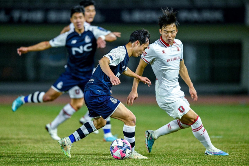 Đang dưỡng thương ở Hàn Quốc, Văn Toàn khoe được tiếp sức bằng đặc sản quê hương - Ảnh 3. Đang dưỡng thương ở Hàn Quốc, Văn Toàn khoe được tiếp sức bằng đặc sản quê hương - Ảnh 3.