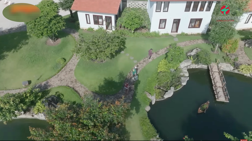 Không phải penthouse hay duplex, đây mới là "gu nhà" của nghệ sĩ Việt: Diện tích rộng hàng nghìn m2, có căn "4 mặt" là gỗ tự nhiên, tách biệt phố thị xô bồ  - Ảnh 11.