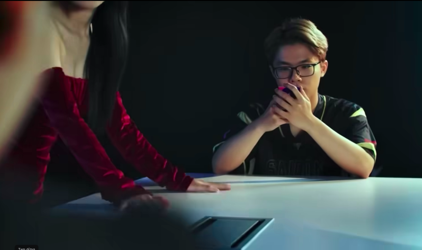 Tìm ra danh tính hot girl Liên Quân giấu mặt, chỉ để lộ thềm ngực vẫn đủ gây thương nhớ - Ảnh 4.