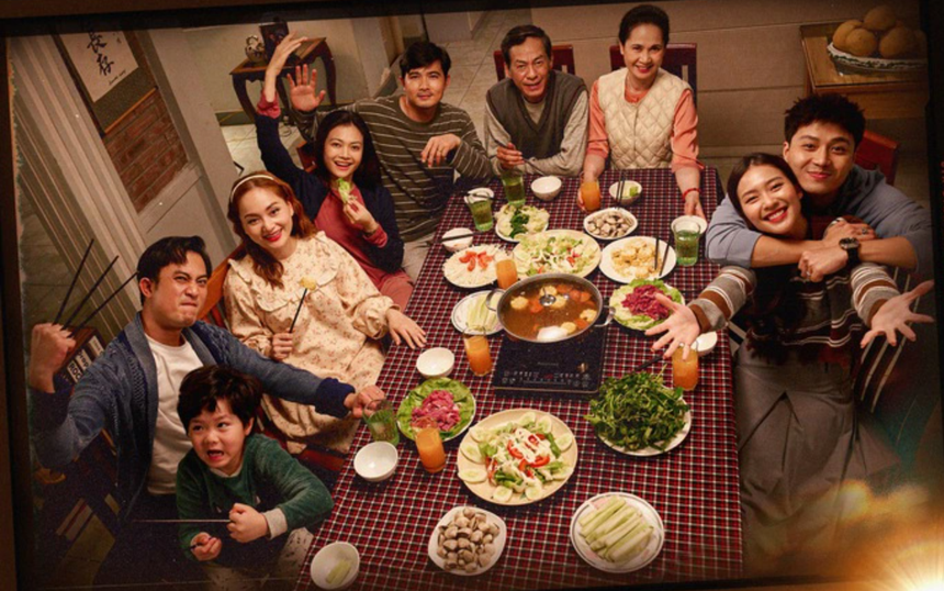 Số phận trái ngược cả phim lẫn đời của hai bố chồng phim 'giờ vàng' - Ảnh 2.