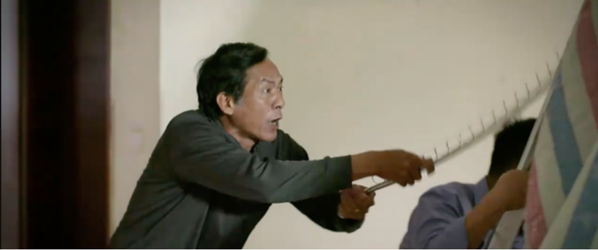 Số phận trái ngược cả phim lẫn đời của hai bố chồng phim 'giờ vàng' - Ảnh 9.