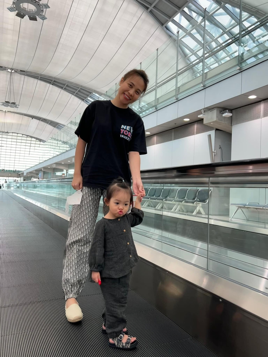 Lạ như Đàm Thu Trang: Bao năm làm dâu hào môn vẫn chuộng gu ăn mặc giản dị  - Ảnh 5.