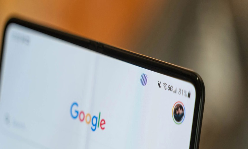 Apple có thể đang nung nấu để cho ra lò iPhone sở hữu "nốt ruồi" đầu tiên? - Ảnh 1.