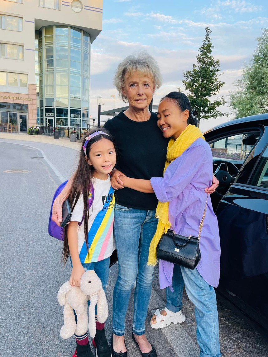 Chân dung mẹ chồng 81 tuổi làm nha sĩ, sống một mình trong căn nhà lớn của Đoan Trang - Ảnh 1.