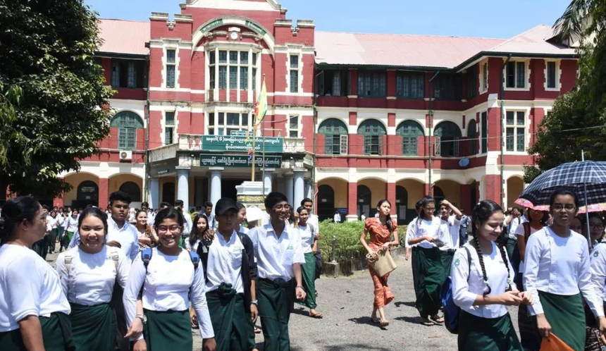 "Địa ngục thi cử" thực sự ở Myanmar - Kỳ thi tuyển sinh đại học khắc nghiệt nhất với tỷ lệ đỗ thấp nhất! - Ảnh 2. "Địa ngục thi cử" thực sự ở Myanmar - Kỳ thi tuyển sinh đại học khắc nghiệt nhất với tỷ lệ đỗ thấp nhất! - Ảnh 2.