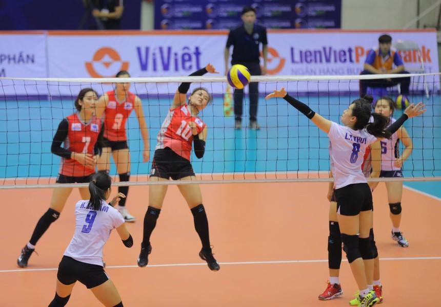 Nguyễn Linh Chi có tầm bật nhảy đập bóng lên tới 2,86m