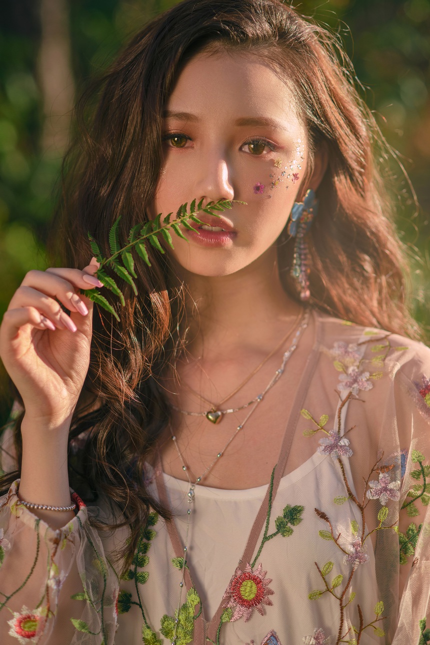 Sự nghiệp rực rỡ của nữ ca sĩ Việt sinh năm 2000: Ra mắt 4 năm sở hữu gần 20 hit, bài nào cũng trend phá đảo MXH! - Ảnh 3.