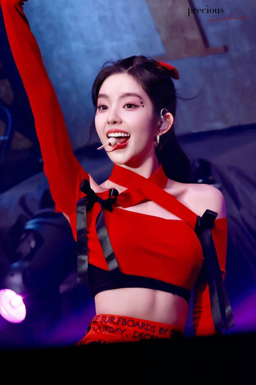 'Đệ nhất visual' bị đóng băng hoạt động cá nhân vì scandal, nhan sắc tuổi U35 khiến netizen choáng ngợp! - Ảnh 18.