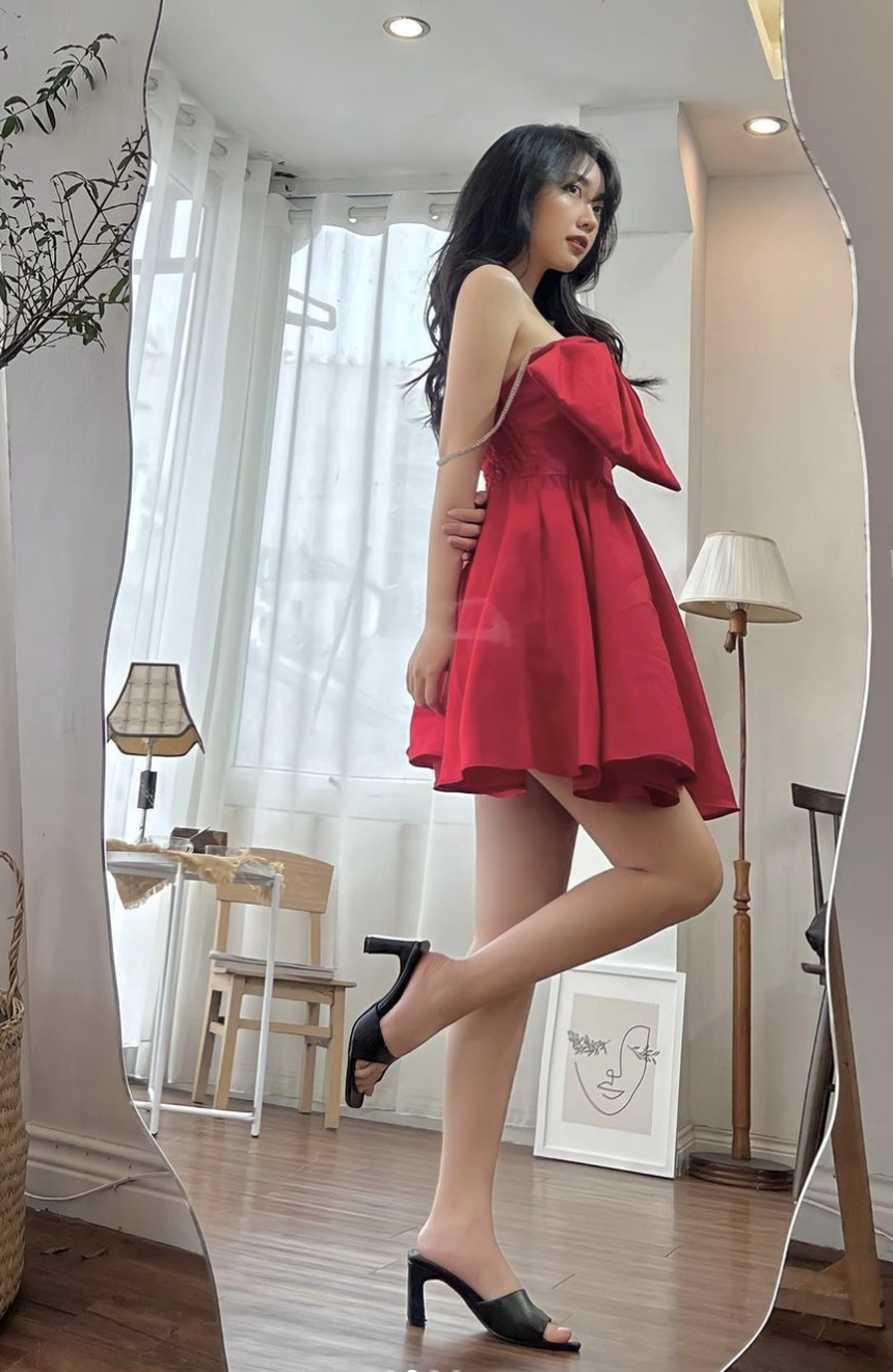 Ai là 'nữ hoàng cam thường' trong làng WAGs Việt? - Ảnh 13.