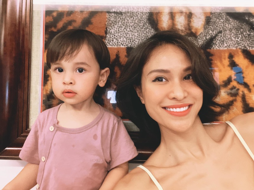 Dàn con lai siêu cấp đáng yêu của sao Việt: Đều giỏi ngoại ngữ vô cùng, nhưng vẫn được dạy con cực khéo - Ảnh 3.