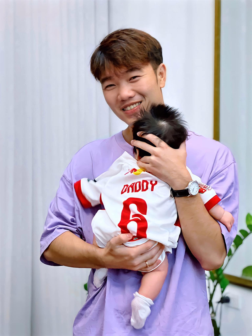 Tiểu thư Tuyên Quang làm vợ chân sút CLB Hải Phòng, từng bị chê kém duyên, giờ được chồng ca ngợi hết lời  - Ảnh 7.