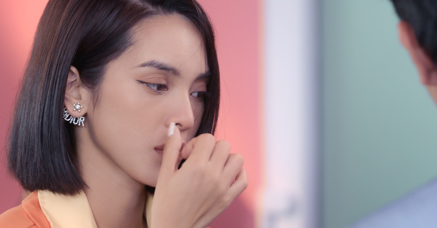 Quỳnh Lương quá bạo trong phim mới: Cưỡng hôn, quay cảnh nhạy cảm trong phòng làm việc còn lôi kéo khi bị bắt gặp giật chồng bạn thân  - Ảnh 2.